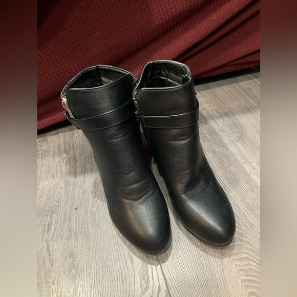 Ardene Block-Heel Booties w Zippers in Black, Size Women’s 7 - Picture 6 of 6